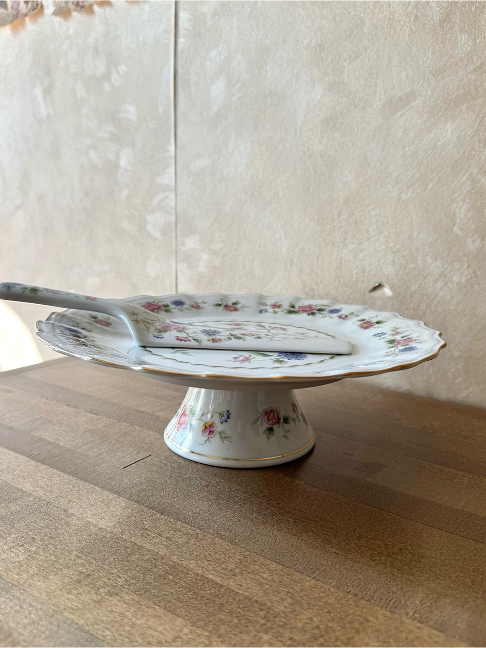 Andrea By Sadek Spring Night Ceramic Cake Plate with Server - Picture 15 of 16